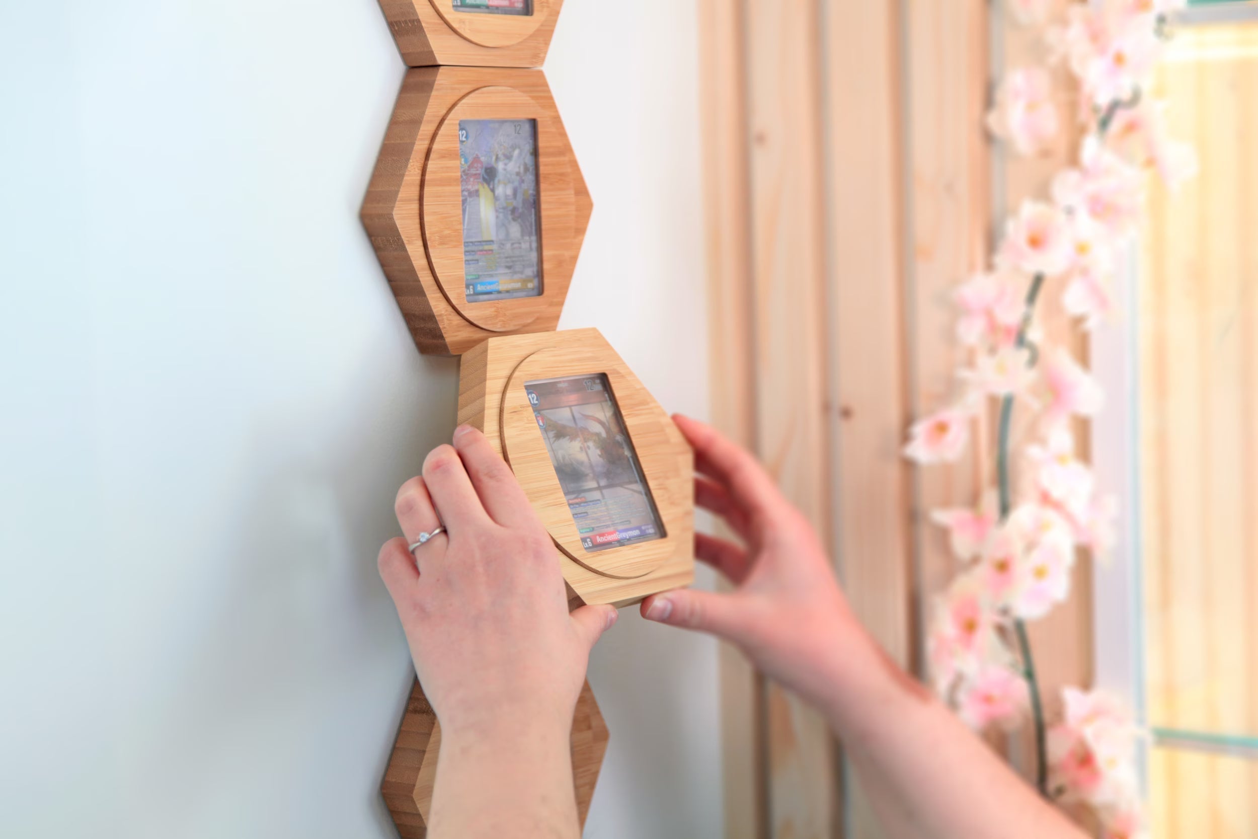 How to mount your Display frame